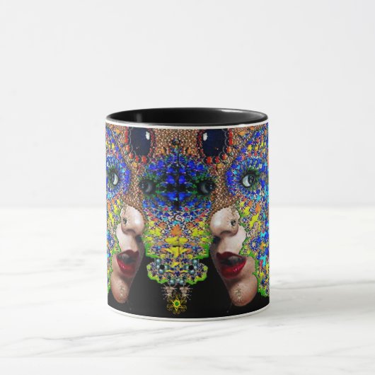 EPHEMERAL/FRAU MIT FARBIGEM FRAKTAL TASSE (Zentrum)