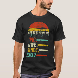 Epische Ehefrau von Frauen seit 2007 T-Shirt