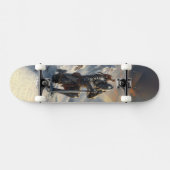 Epischer Ritter & Hermelin Fantasy-Kunst  Skateboard (Horizontal)
