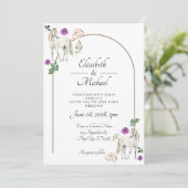 Equestrian Purple Floral Rustic Wedding Einladung (Stehend Vorderseite)