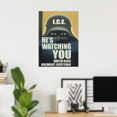 Er beobachtet dich 2026 poster (Heimbüro)
