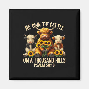 Er besitzt das Rind auf einer tausend Hügel Bibel  Magnet