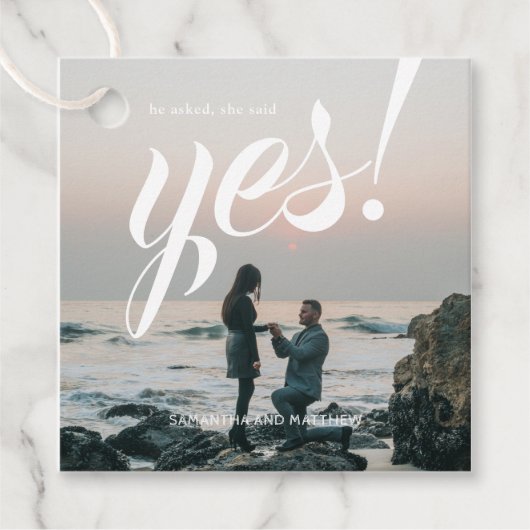 Er Fragte, sie sagte ja, danke Geschenkanhänger (Vorderseite)