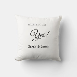 Er fragte, sie sagte ja Verlobung einfach minimal Kissen