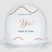 Er fragte sie sagte ja Verlobung einfach minimal Schneekugeln (Rückseite)