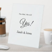 Er fragte, sie sagte ja Verlobung einfach minimal Sockelschild (In Situ)