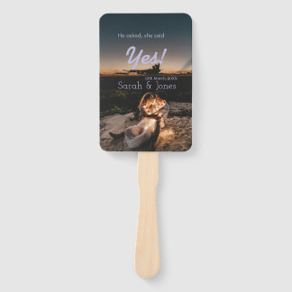 Er fragte sie sagte ja Verlobung einfaches Foto bl Fächer