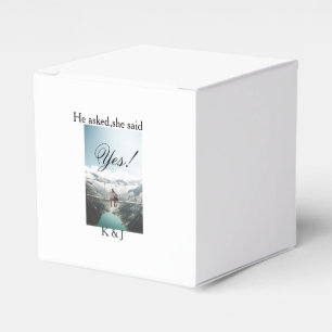 Er fragte sie sagte ja Verlobungsfoto Name stilvol Geschenkschachtel
