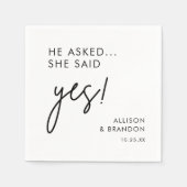 Er Fragte, sie sagte "Yes Modern Engagement Party" Serviette (Vorderseite)