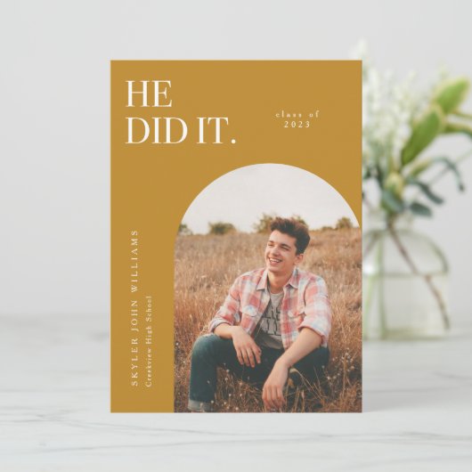 Er gab Gelben Abschluss bekannt Einladung (Stehend Vorderseite)