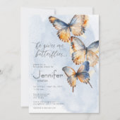 Er gibt mir Butterflies blaues Brautparty Einladung (Vorderseite)