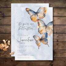 Er gibt mir Butterflies blaues Brautparty