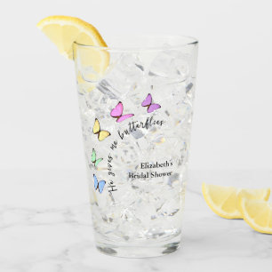 Er gibt mir Schmetterlinge Brautparty Glas