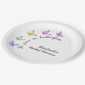 Er gibt mir Schmetterlinge Brautparty Pappteller (Schrägansicht)