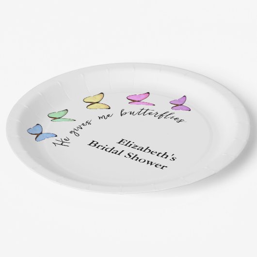 Er gibt mir Schmetterlinge Brautparty Pappteller (Schrägansicht)