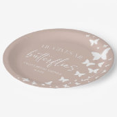 Er gibt mir Schmetterlinge Brautparty Pappteller (Schrägansicht)