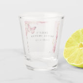 Er gibt mir Schmetterlinge Brautparty Schnapsglas (Rückseite)