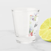 Er gibt mir Schmetterlinge Brautparty Schnapsglas (Links)