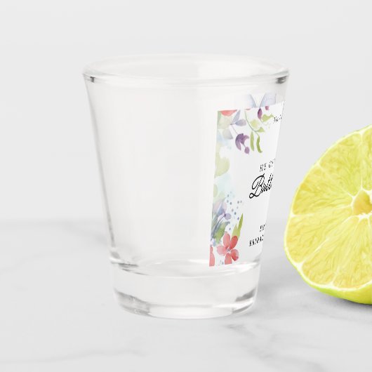 Er gibt mir Schmetterlinge Brautparty Schnapsglas (Links)