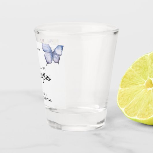 Er gibt mir Schmetterlinge Brautparty Schnapsglas (Rechts)