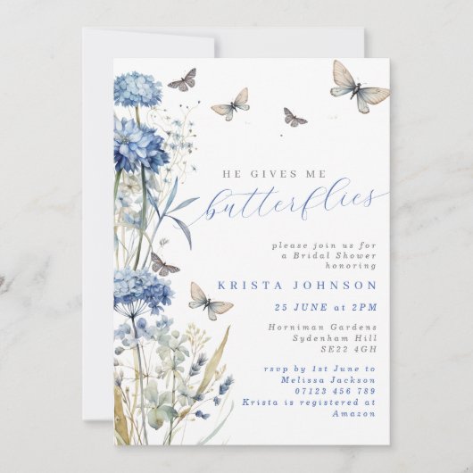 Er gibt mir Schmetterlinge Dusty Blue Brautparty Einladung (Vorderseite)