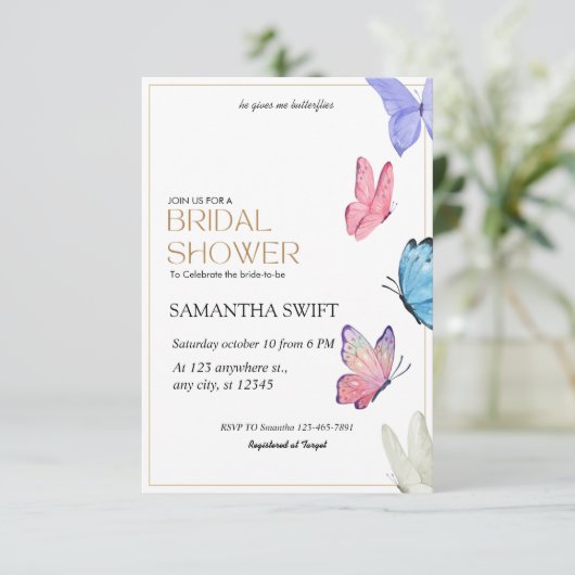 Er gibt mir Schmetterlinge einfaches Brautparty Einladung (Stehend Vorderseite)
