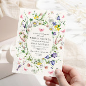 Er gibt mir Schmetterlinge Hübsche Blumenbridal Sh Einladung