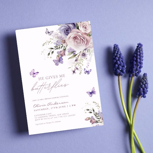 Er gibt mir Schmetterlinge Lila Brautparty Einladung