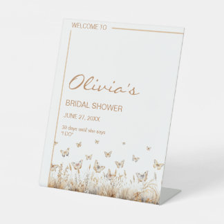 Er gibt mir Schmetterlinge Wildblumen Brautparty Sockelschild