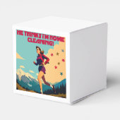 Er glaubt, ich bin Zuhause und säubere Sassy Runne Geschenkschachtel (Rückseite)