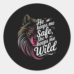 Er hält mich sicher Sie hält mich Wolf Art Liebhab Runder Aufkleber