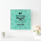 Er hat alles schöne Bibelverse geschaffen Quadratische Wanduhr (Zuhause)