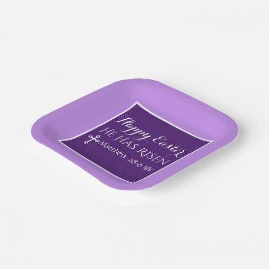 Er hat Lila Ostern die Kreuzbibelverse erwischt Pappteller (Gewinkelt)