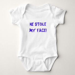 Er hat mir das Gesicht gestohlen! Baby Strampler