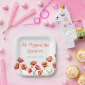 Er hob das Brautparty "Frage Poppy Blume" auf Pappteller (Party)