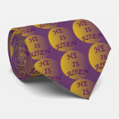 Er ist die riskante Krawatte (Gerollt)