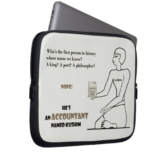 "Er ist ein Buchhalter, der genannt wird Kushim " Laptopschutzhülle (Vorne Rechts)