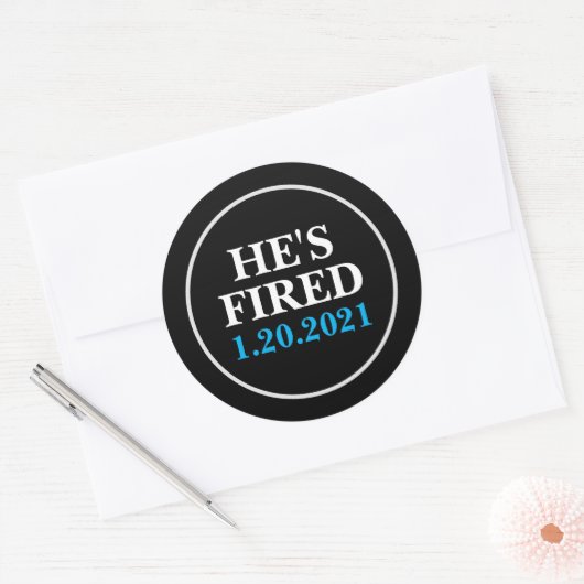 Er ist FIRED 1. Januar 2021 Runder Aufkleber (Umschlag)