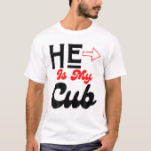 Er ist mein Cub Cougar Relationstatus Funny Vale T-Shirt (Vorderseite)