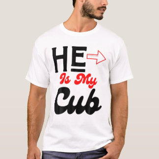 Er ist mein Cub Cougar Relationstatus Funny Vale T-Shirt