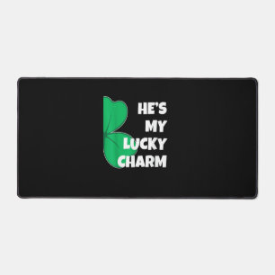 Er ist mein glückliches Charm Funny St Patricks Da Schreibtischunterlage