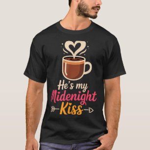 Er ist mein Mitternachtskuss Frohes Neues Jahr Pas T-Shirt
