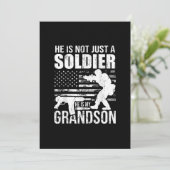 Er ist nicht nur ein Soldat, er ist mein Großvater Einladung (Stehend Vorderseite)