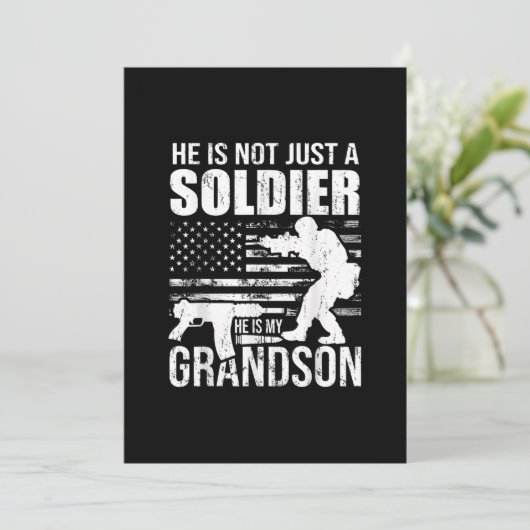 Er ist nicht nur ein Soldat, er ist mein Großvater Einladung (Stehend Vorderseite)