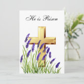 Er ist Rised Watercolor Osterlavender Cross Einladung (Stehend Vorderseite)