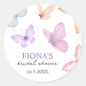 Er lässt ihr Herz flattern | Elegantes Brautparty Runder Aufkleber (Vorderseite)