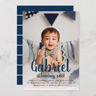 Er macht das erste Foto eines Marinejungen Einladung