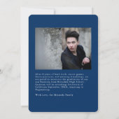 Er machte es mit dem modernen Abschluss Foto Ankündigung (Rückseite)