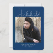 Er machte es mit dem modernen Abschluss Foto Ankündigung (Vorderseite)