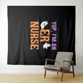 ER Nurse Boo Crew Emergency Room Nurbreak Hallowee Wandteppich (Beispiel (Horizontal))